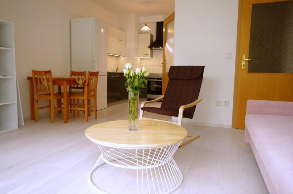 Apartment Golden Prag Exteriör bild